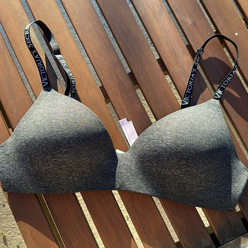 Victorias Secret 36C Tshirt Lightly Lined Wireless Bra gray Black new